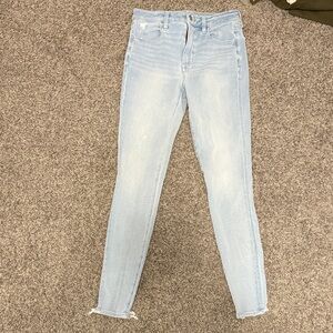 American Eagle Outfitters Light Wash Skinny Jeans